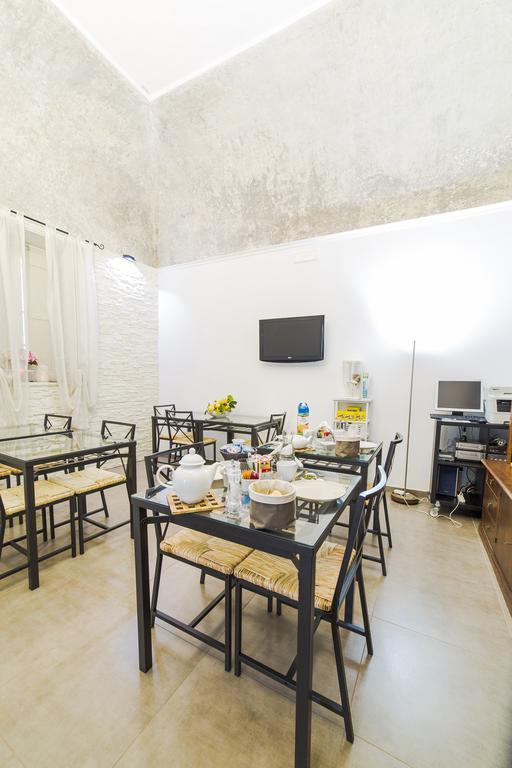 B&B La Casa Di Plinio Pompei Bagian luar foto