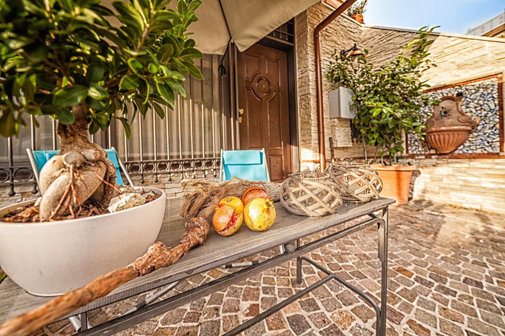 B&B La Casa Di Plinio Pompei Bagian luar foto