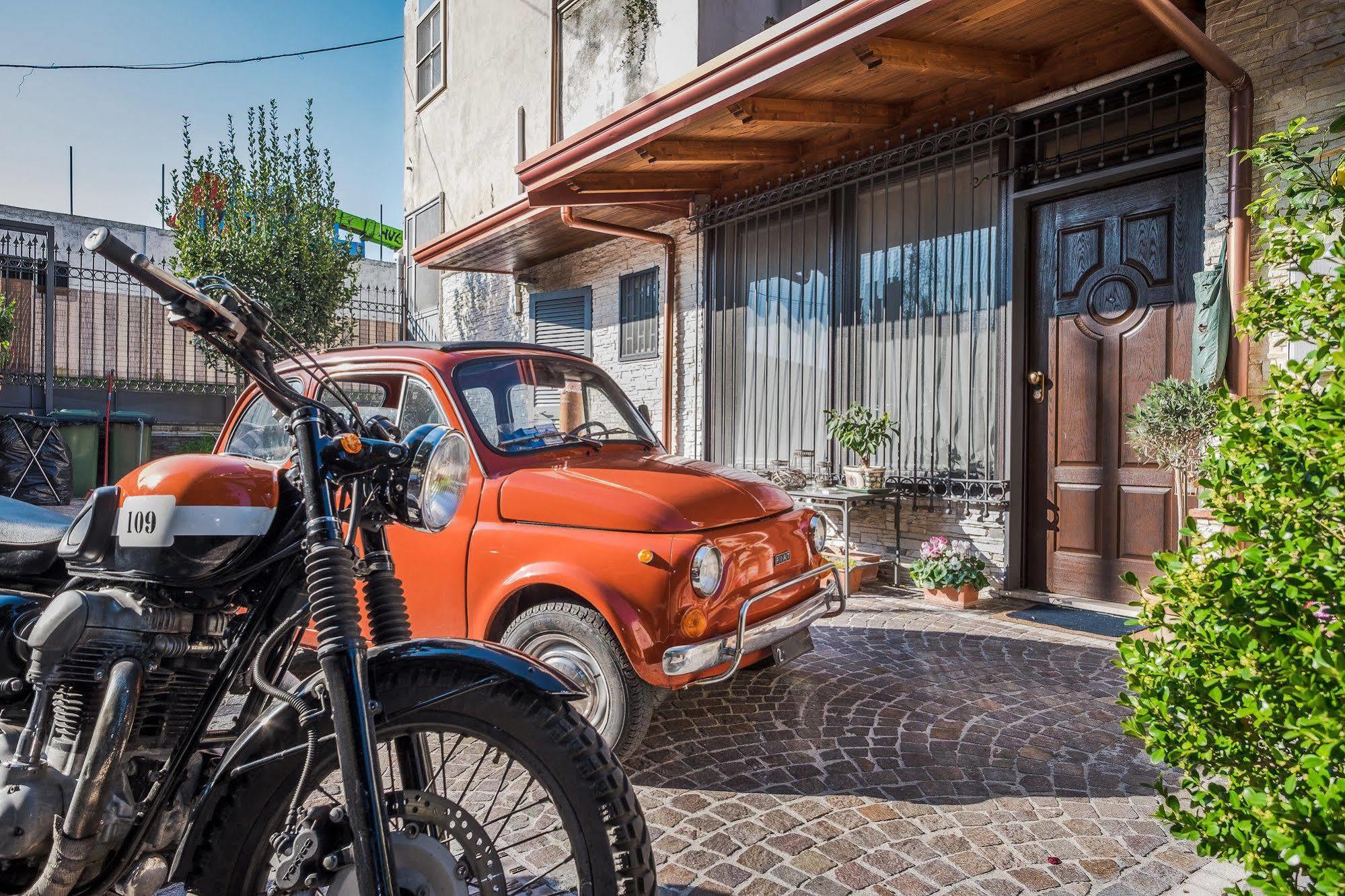B&B La Casa Di Plinio Pompei Bagian luar foto