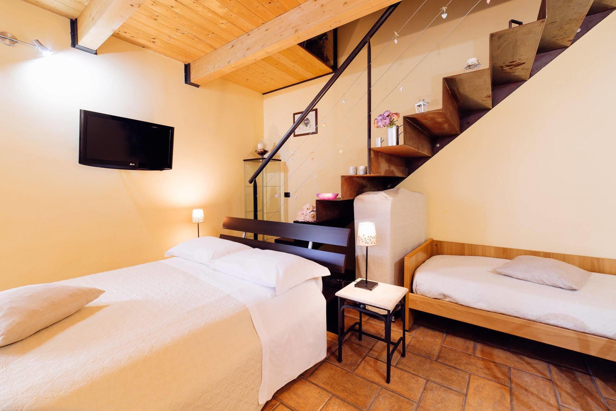 B&B La Casa Di Plinio Pompei Bagian luar foto
