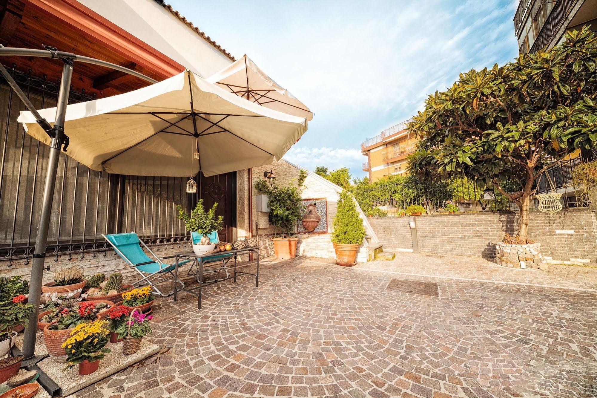 B&B La Casa Di Plinio Pompei Bagian luar foto